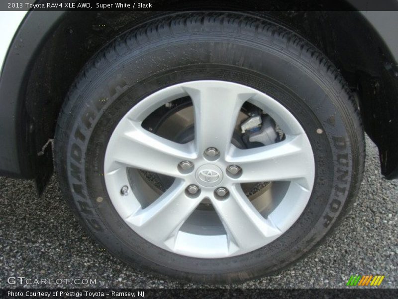 Super White / Black 2013 Toyota RAV4 XLE AWD