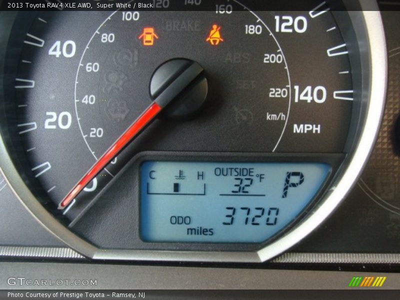Super White / Black 2013 Toyota RAV4 XLE AWD