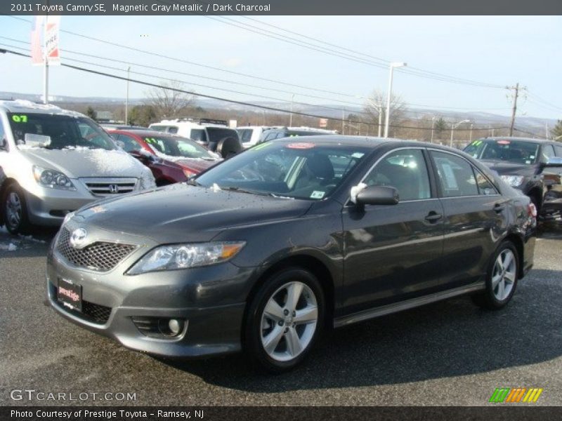 Magnetic Gray Metallic / Dark Charcoal 2011 Toyota Camry SE