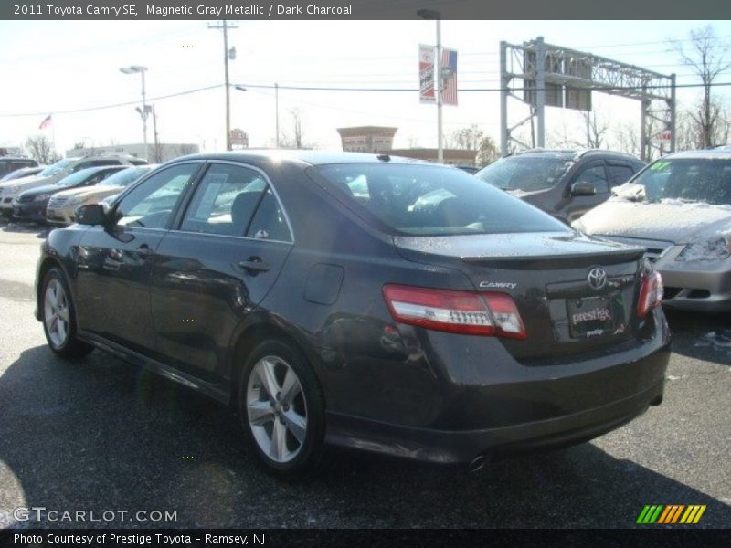 Magnetic Gray Metallic / Dark Charcoal 2011 Toyota Camry SE