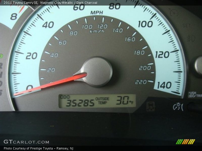 Magnetic Gray Metallic / Dark Charcoal 2011 Toyota Camry SE