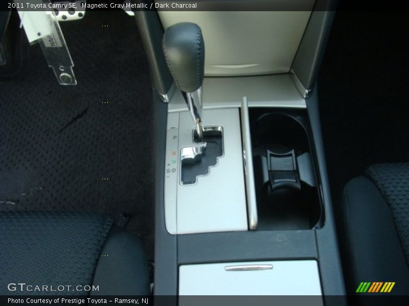 Magnetic Gray Metallic / Dark Charcoal 2011 Toyota Camry SE