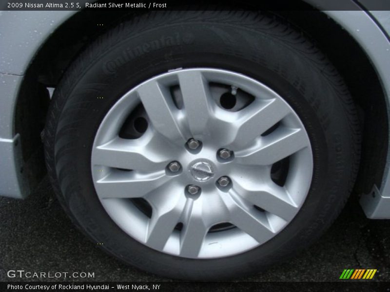 Radiant Silver Metallic / Frost 2009 Nissan Altima 2.5 S
