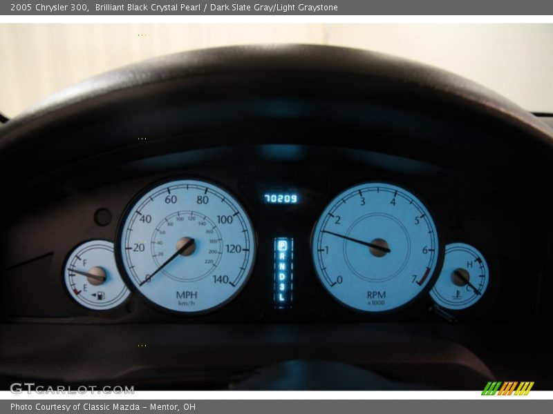 Brilliant Black Crystal Pearl / Dark Slate Gray/Light Graystone 2005 Chrysler 300