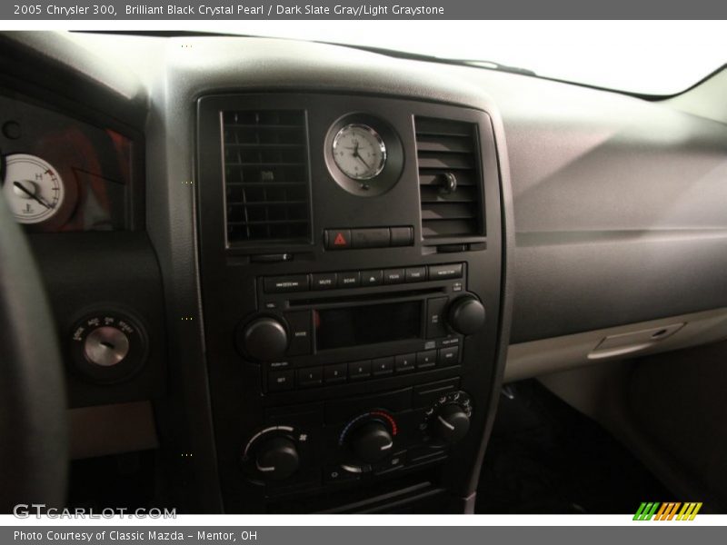 Brilliant Black Crystal Pearl / Dark Slate Gray/Light Graystone 2005 Chrysler 300