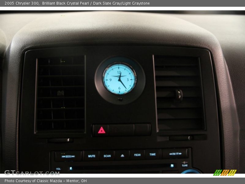 Brilliant Black Crystal Pearl / Dark Slate Gray/Light Graystone 2005 Chrysler 300