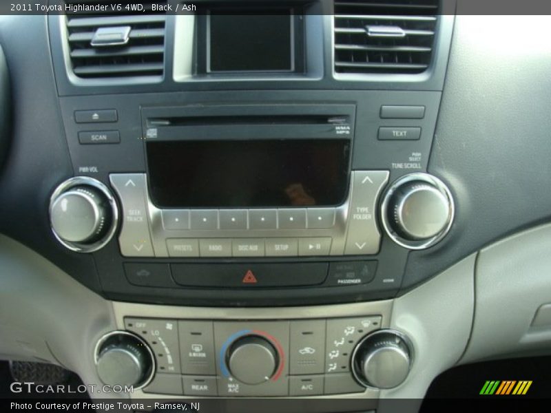Black / Ash 2011 Toyota Highlander V6 4WD