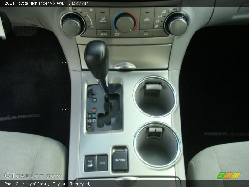 Black / Ash 2011 Toyota Highlander V6 4WD