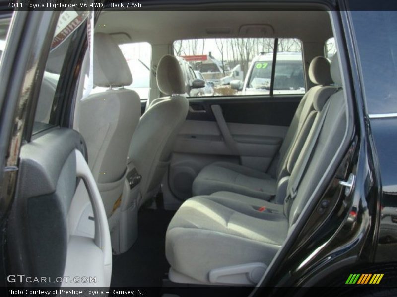 Black / Ash 2011 Toyota Highlander V6 4WD