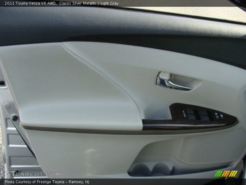 Classic Silver Metallic / Light Gray 2011 Toyota Venza V6 AWD