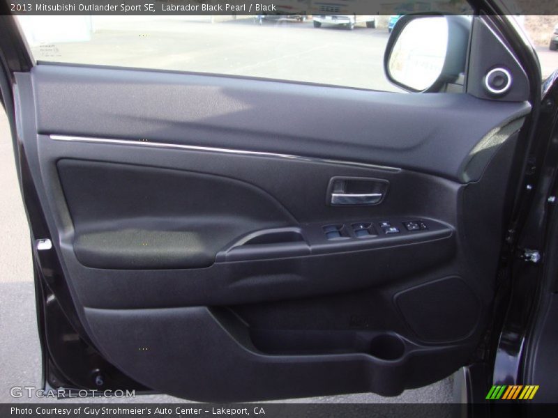 Door Panel of 2013 Outlander Sport SE
