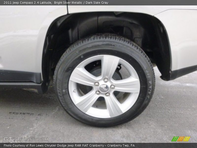 Bright Silver Metallic / Dark Slate Gray 2011 Jeep Compass 2.4 Latitude