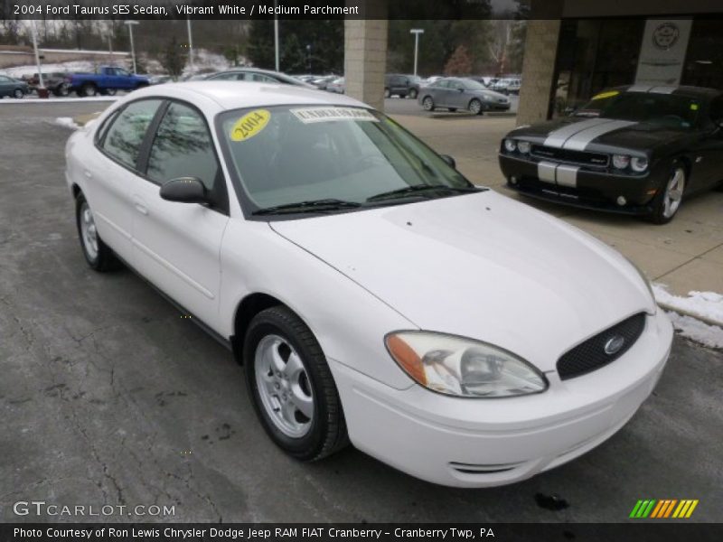 Vibrant White / Medium Parchment 2004 Ford Taurus SES Sedan