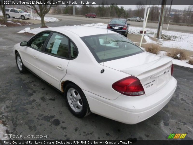 Vibrant White / Medium Parchment 2004 Ford Taurus SES Sedan