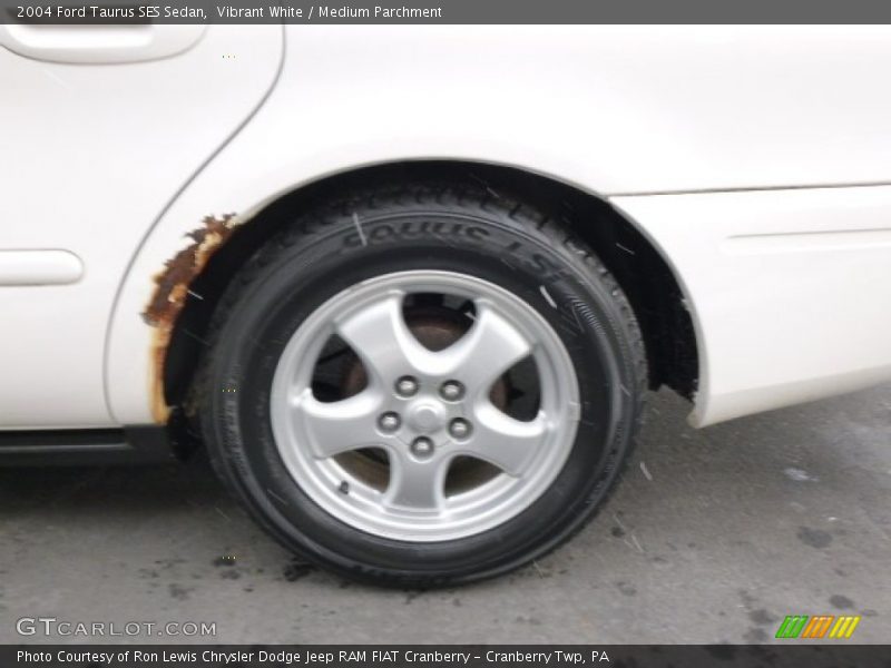 Vibrant White / Medium Parchment 2004 Ford Taurus SES Sedan