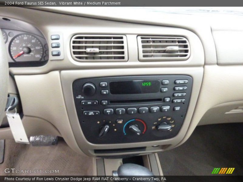 Vibrant White / Medium Parchment 2004 Ford Taurus SES Sedan