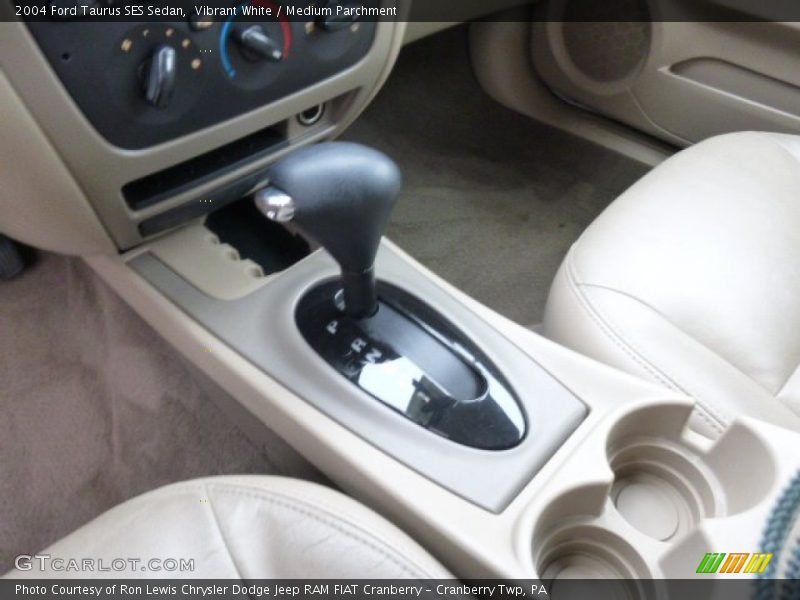 Vibrant White / Medium Parchment 2004 Ford Taurus SES Sedan