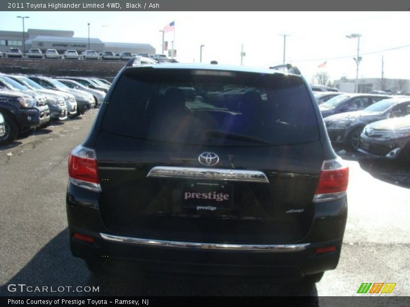 Black / Ash 2011 Toyota Highlander Limited 4WD