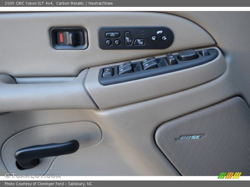 Carbon Metallic / Neutral/Shale 2005 GMC Yukon SLT 4x4