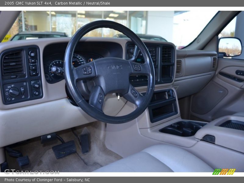 Carbon Metallic / Neutral/Shale 2005 GMC Yukon SLT 4x4