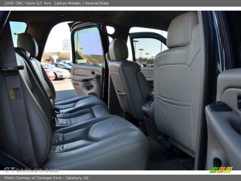 Carbon Metallic / Neutral/Shale 2005 GMC Yukon SLT 4x4