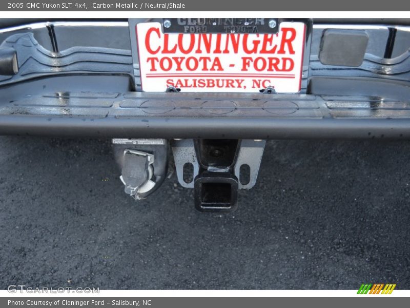 Carbon Metallic / Neutral/Shale 2005 GMC Yukon SLT 4x4
