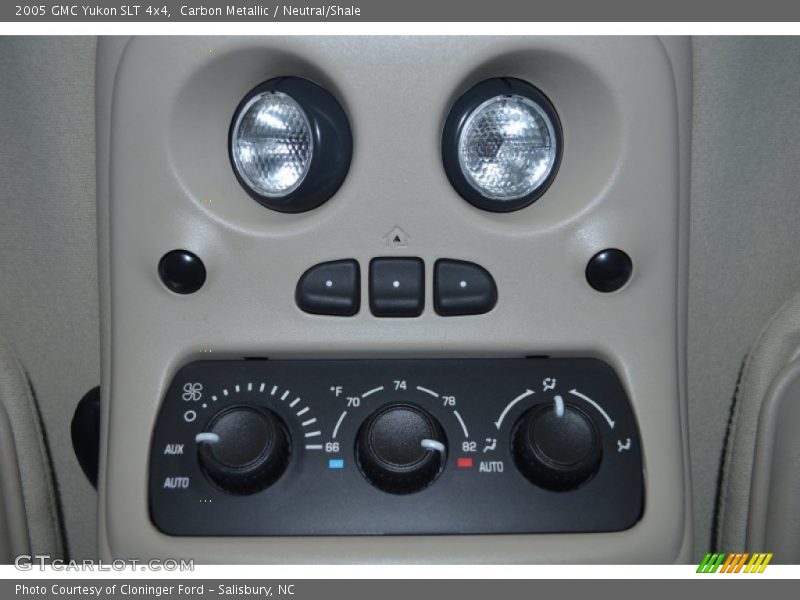 Carbon Metallic / Neutral/Shale 2005 GMC Yukon SLT 4x4