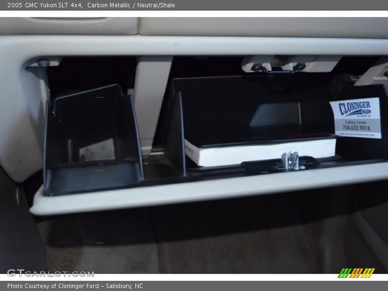 Carbon Metallic / Neutral/Shale 2005 GMC Yukon SLT 4x4