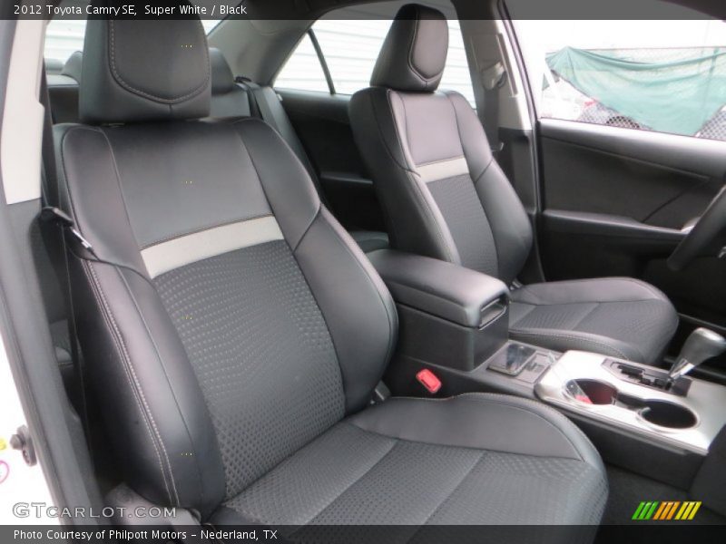 Super White / Black 2012 Toyota Camry SE