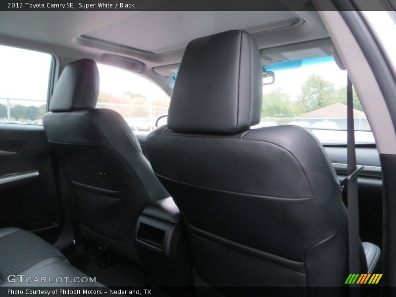 Super White / Black 2012 Toyota Camry SE