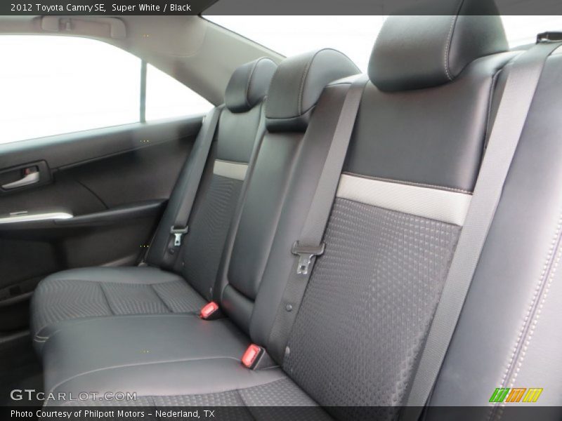 Super White / Black 2012 Toyota Camry SE