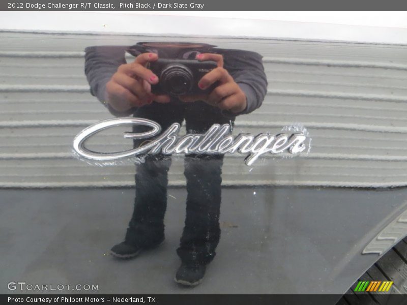 Pitch Black / Dark Slate Gray 2012 Dodge Challenger R/T Classic