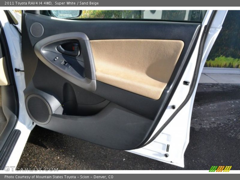 Super White / Sand Beige 2011 Toyota RAV4 I4 4WD