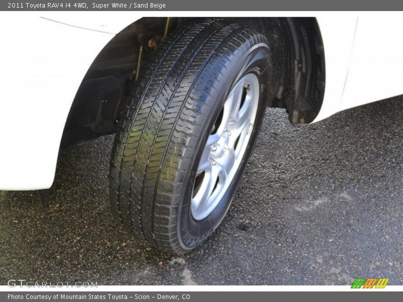 Super White / Sand Beige 2011 Toyota RAV4 I4 4WD