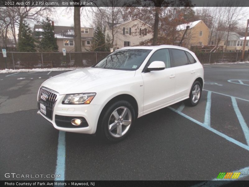 Ibis White / Black 2012 Audi Q5 3.2 FSI quattro