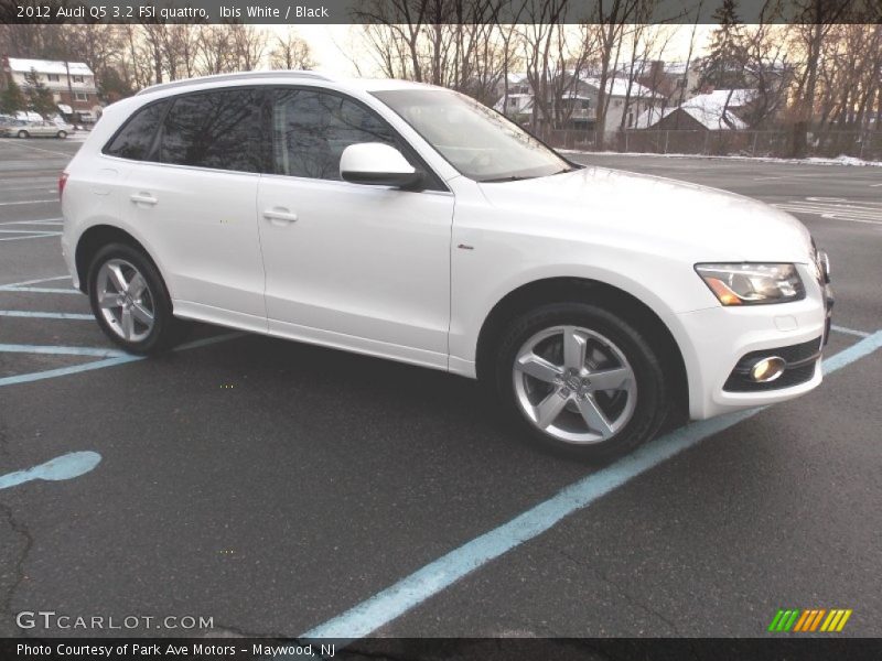 Ibis White / Black 2012 Audi Q5 3.2 FSI quattro