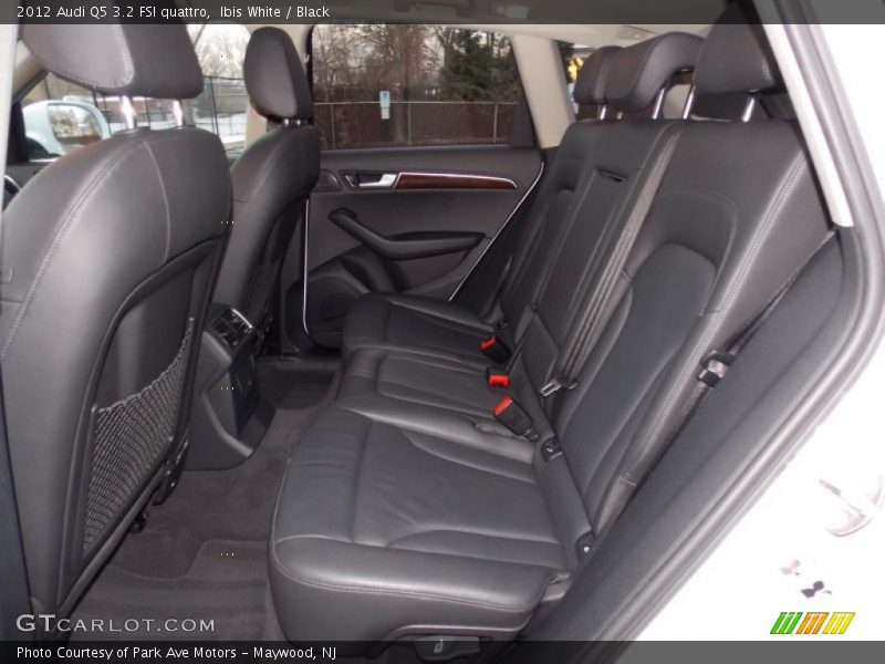 Ibis White / Black 2012 Audi Q5 3.2 FSI quattro