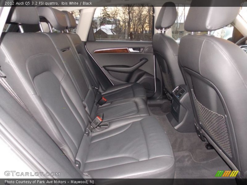 Ibis White / Black 2012 Audi Q5 3.2 FSI quattro