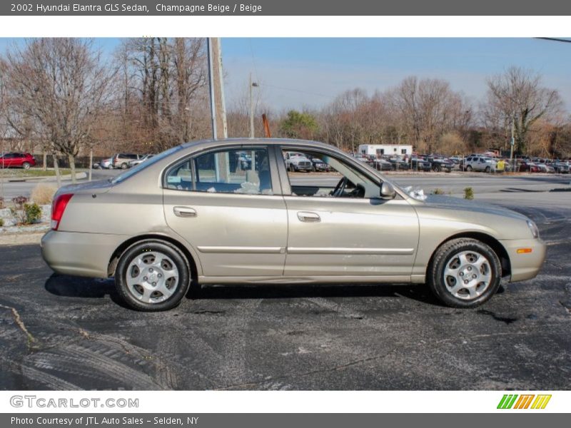 Champagne Beige / Beige 2002 Hyundai Elantra GLS Sedan