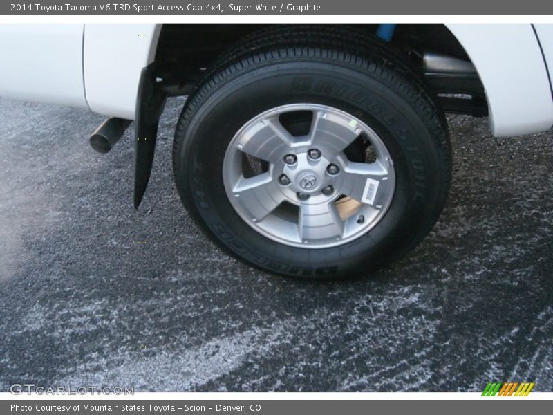 Super White / Graphite 2014 Toyota Tacoma V6 TRD Sport Access Cab 4x4