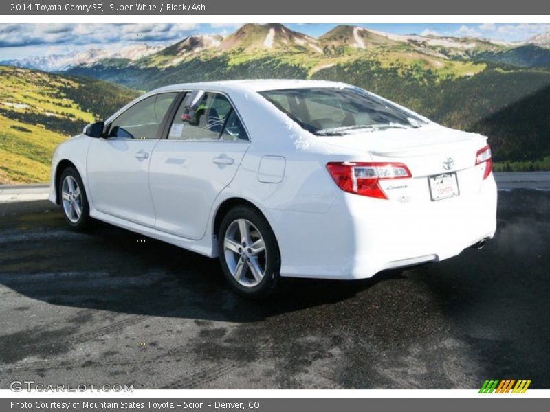 Super White / Black/Ash 2014 Toyota Camry SE