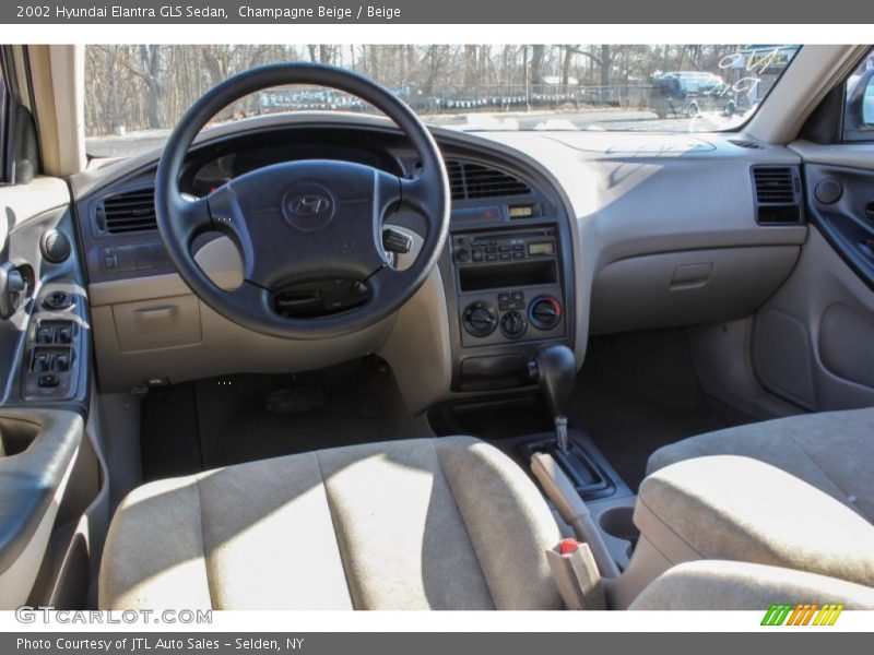 Champagne Beige / Beige 2002 Hyundai Elantra GLS Sedan