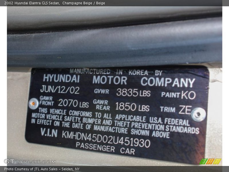 Champagne Beige / Beige 2002 Hyundai Elantra GLS Sedan