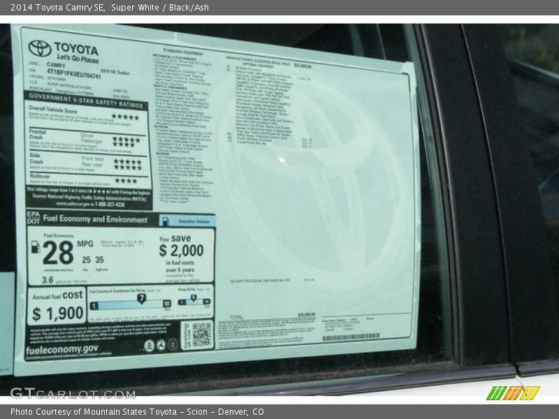 Super White / Black/Ash 2014 Toyota Camry SE