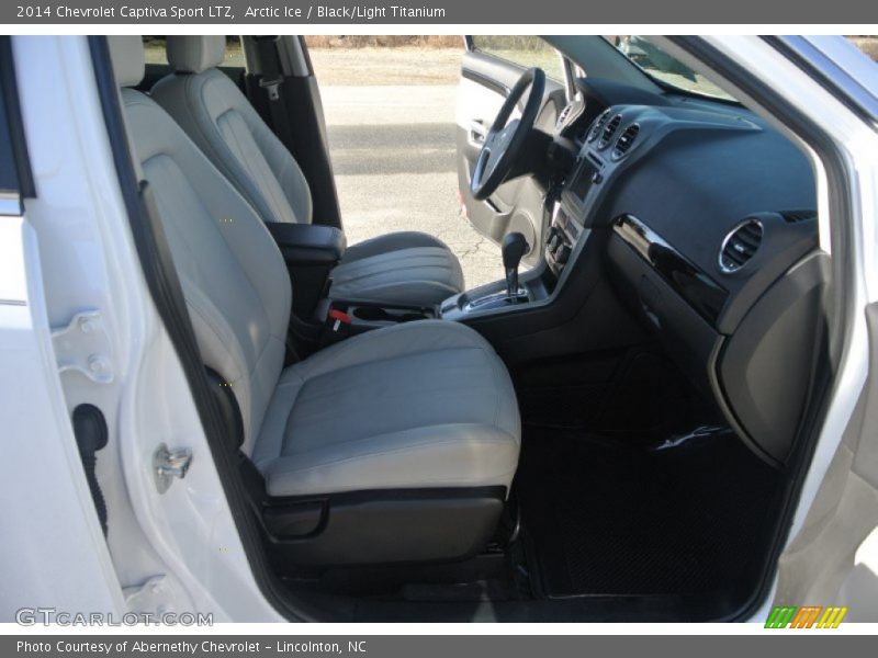 Arctic Ice / Black/Light Titanium 2014 Chevrolet Captiva Sport LTZ