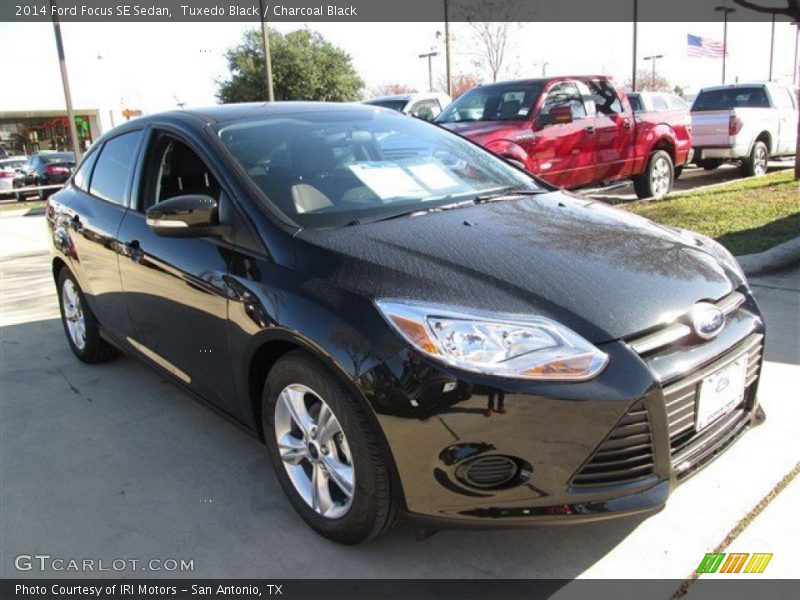 Tuxedo Black / Charcoal Black 2014 Ford Focus SE Sedan