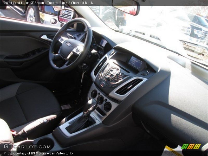 Tuxedo Black / Charcoal Black 2014 Ford Focus SE Sedan