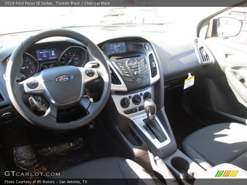 Tuxedo Black / Charcoal Black 2014 Ford Focus SE Sedan