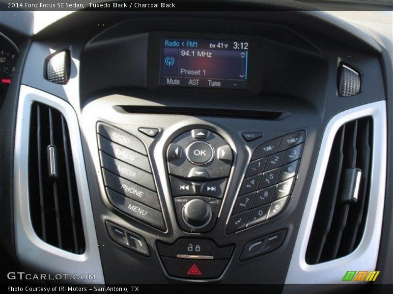 Tuxedo Black / Charcoal Black 2014 Ford Focus SE Sedan