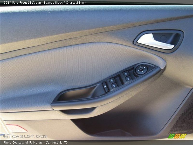 Tuxedo Black / Charcoal Black 2014 Ford Focus SE Sedan